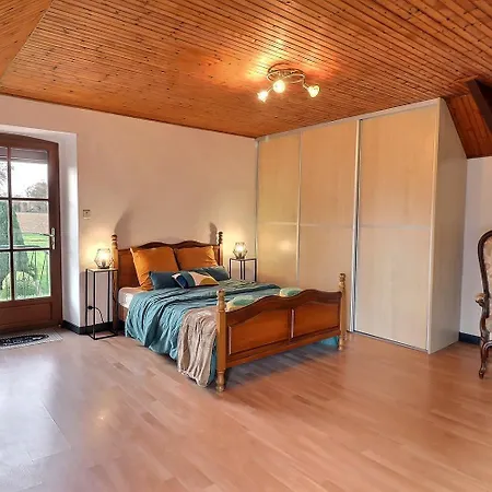 Les Trois Etangs Holiday home